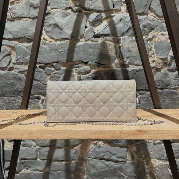 Christian Dior Pearl Grey Patent Cannage Chain Clutch - Picture 1 of 16